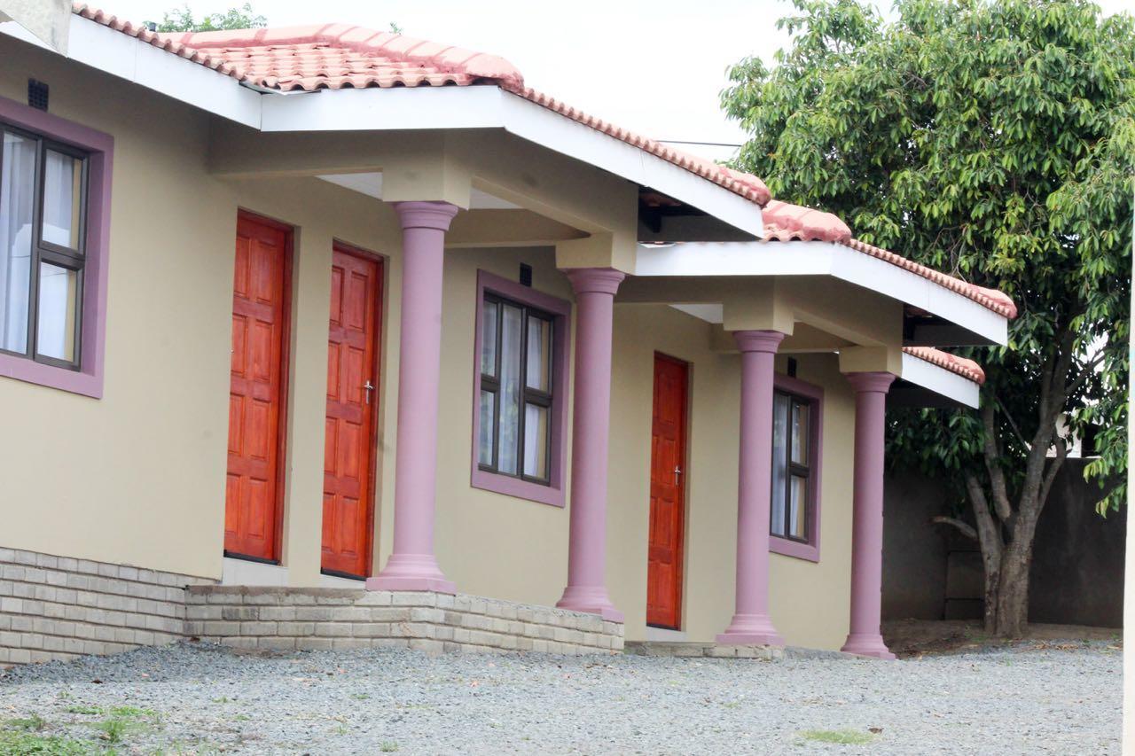 Mbopha Guest House Ulundi Екстер'єр фото