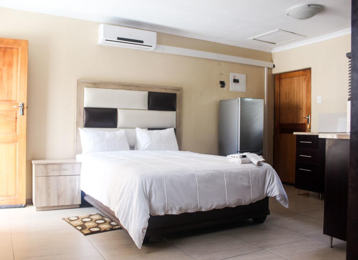 Mbopha Guest House Ulundi Екстер'єр фото